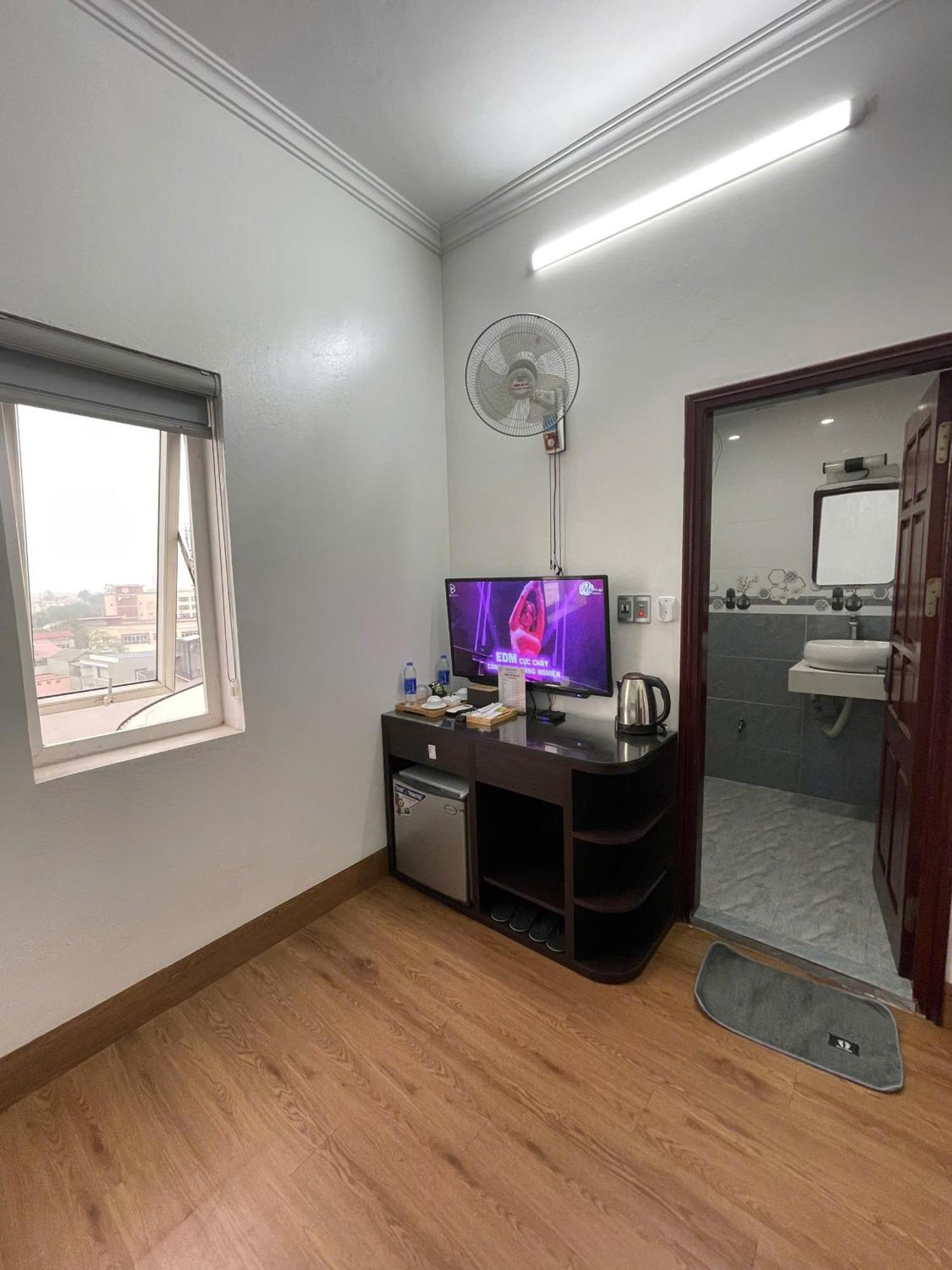 Hoang Gia Hotel Dong Anh Extérieur photo