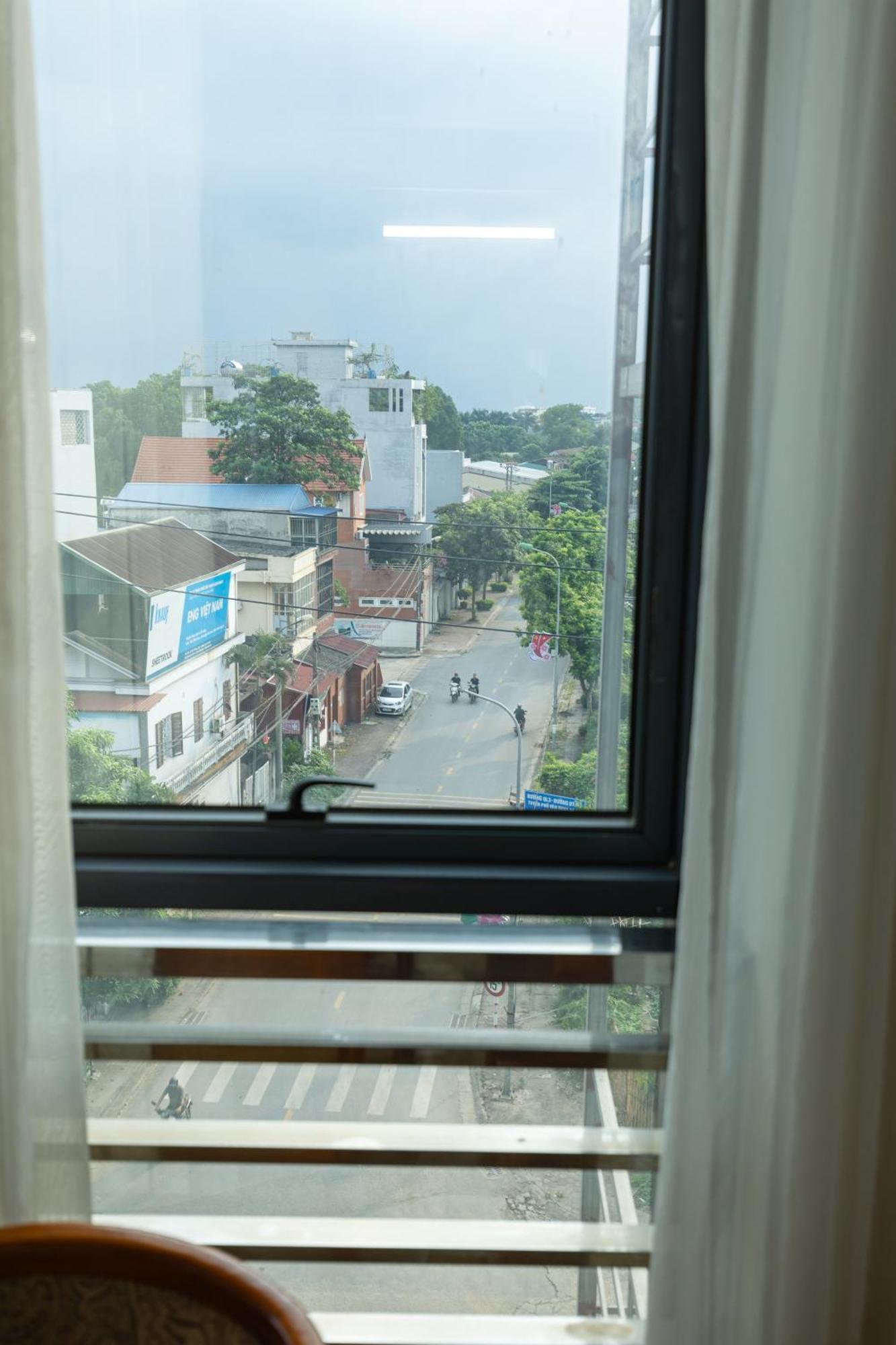 Hoang Gia Hotel Dong Anh Extérieur photo