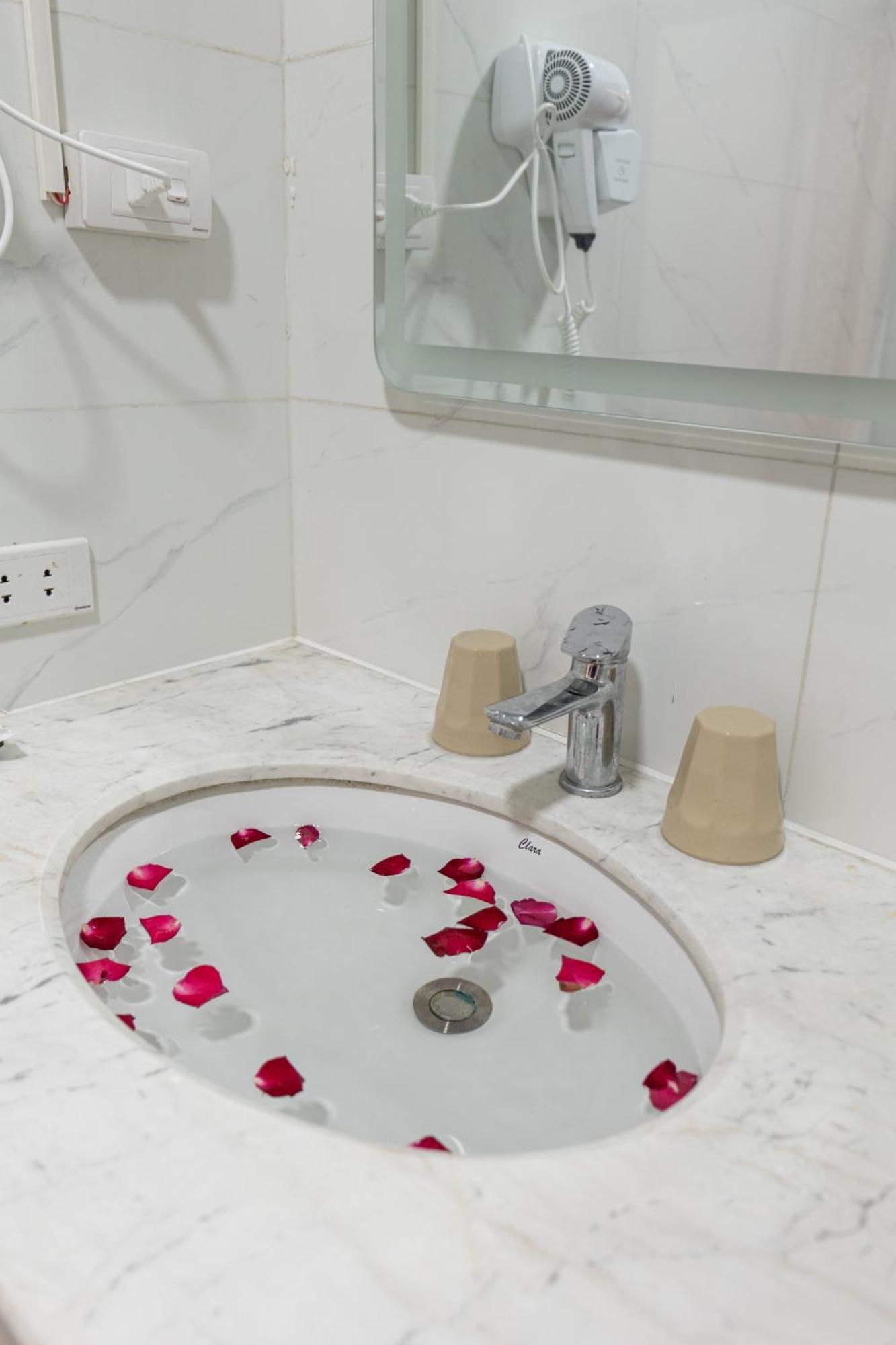 Hoang Gia Hotel Dong Anh Extérieur photo